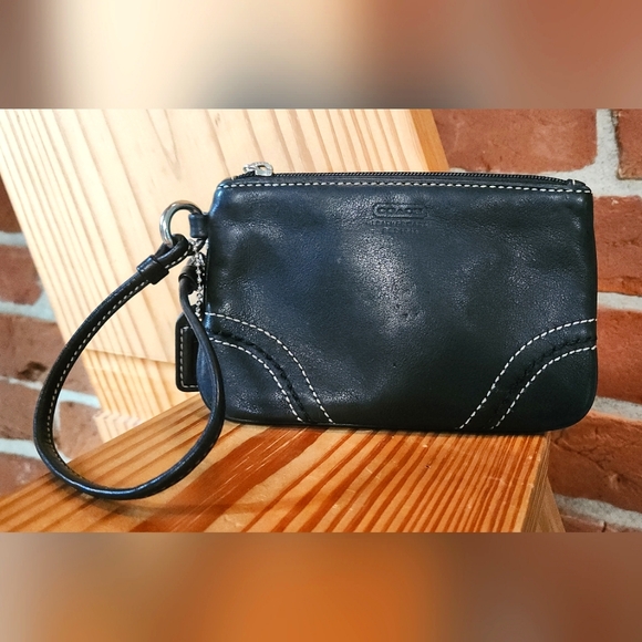 Coach Handbags - Y2k Coach Wristlet